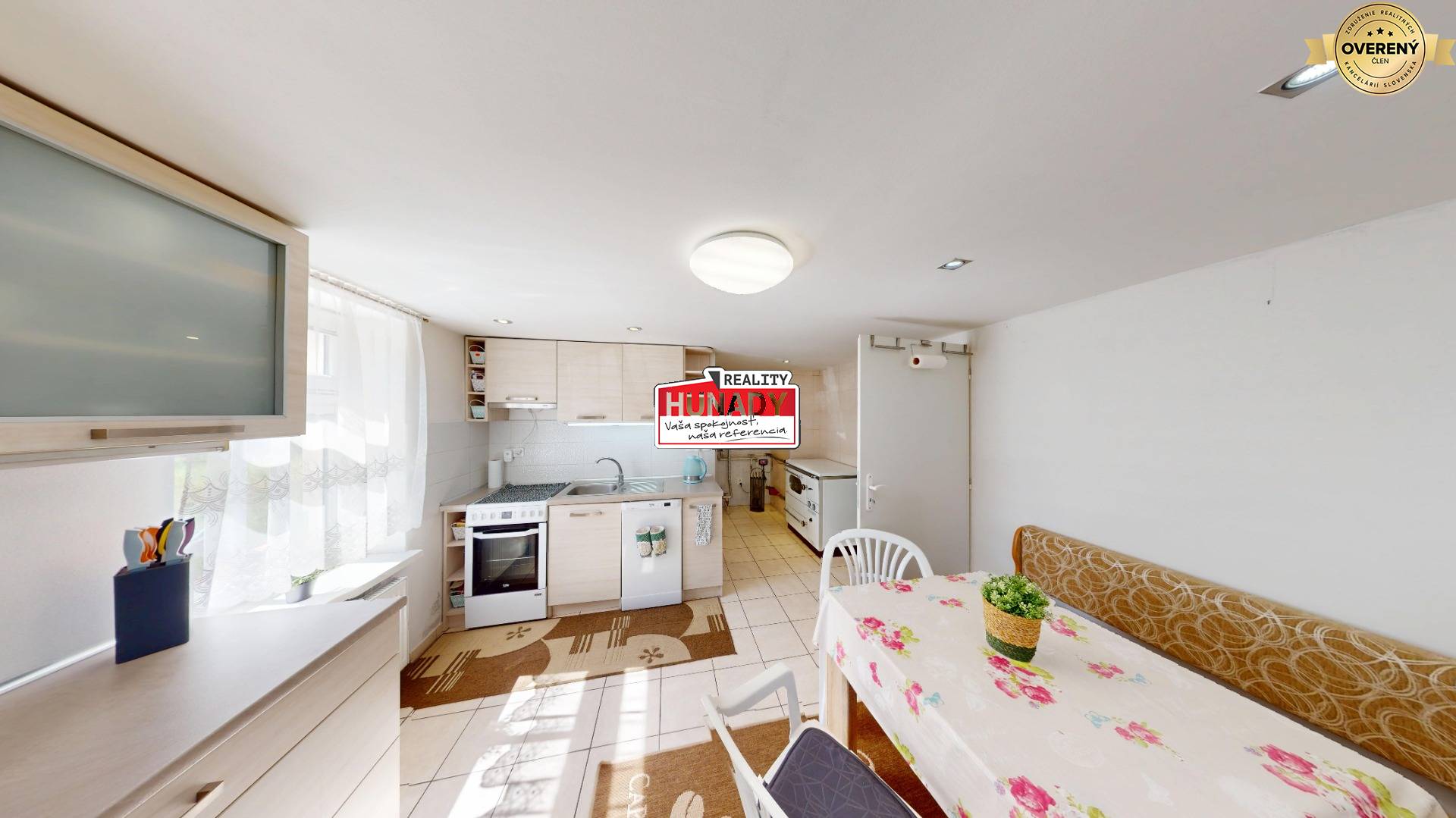 (1.072 m²) DOM - RODINNÁ CHATA NA BINDTE