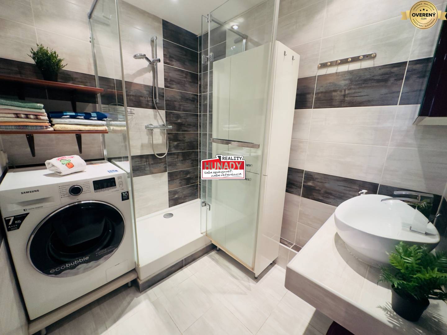 (56 m²) 2i PRAKTICKÝ A SVETLÝ BYT ROŽŇAVA