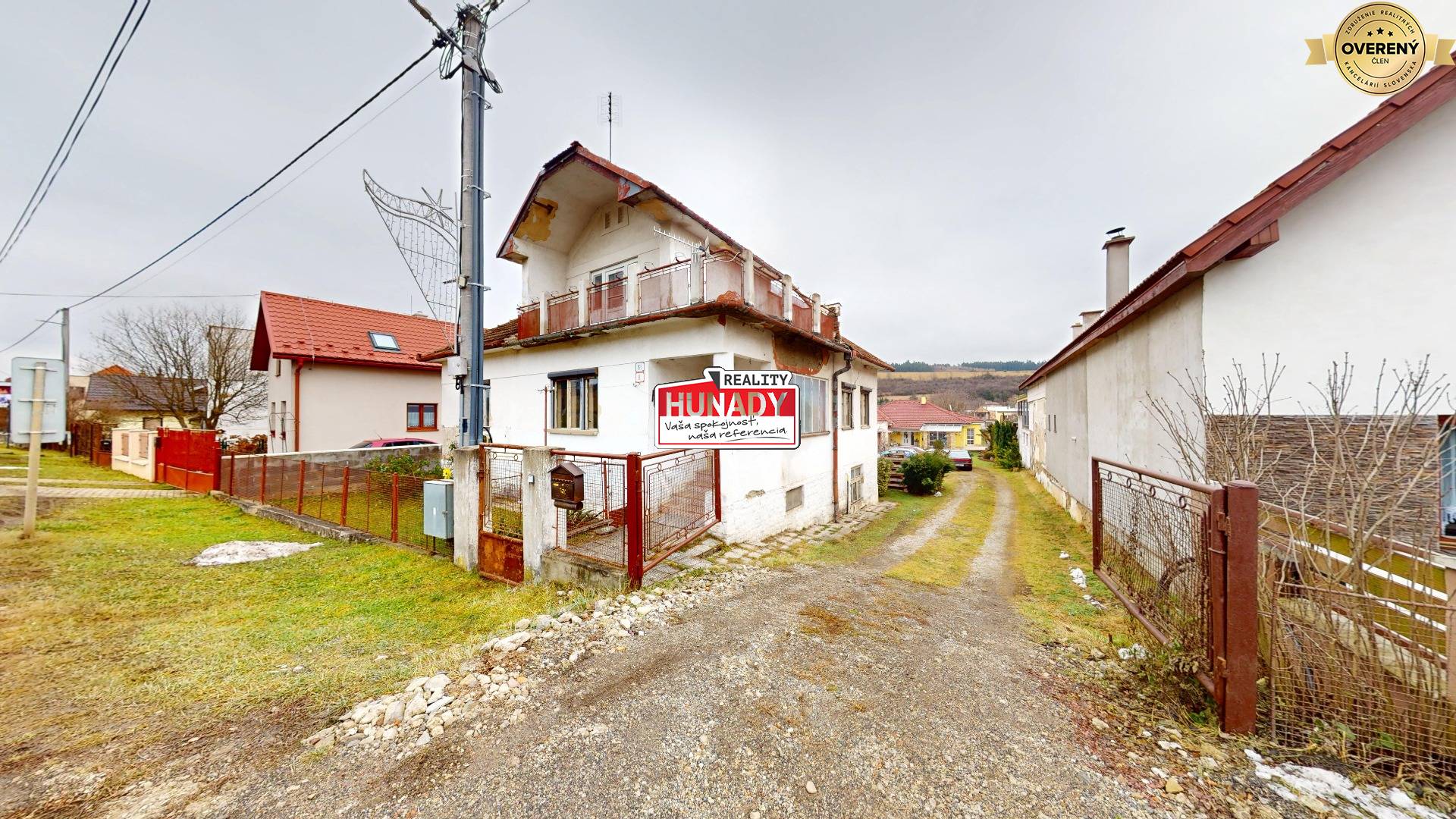 (639 m²) RODINNÝ DOM S POTENCIÁLOM A VEĽKOU DVOJGRÁŽOU