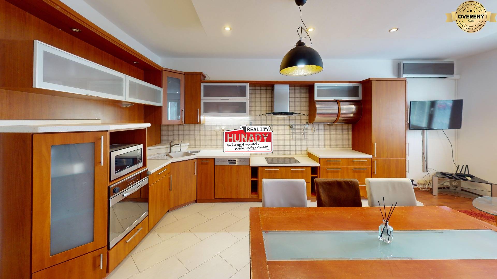 (65 m²) 3i BYT S LOGGIOU V SRDCI SÍDLISKA KVP