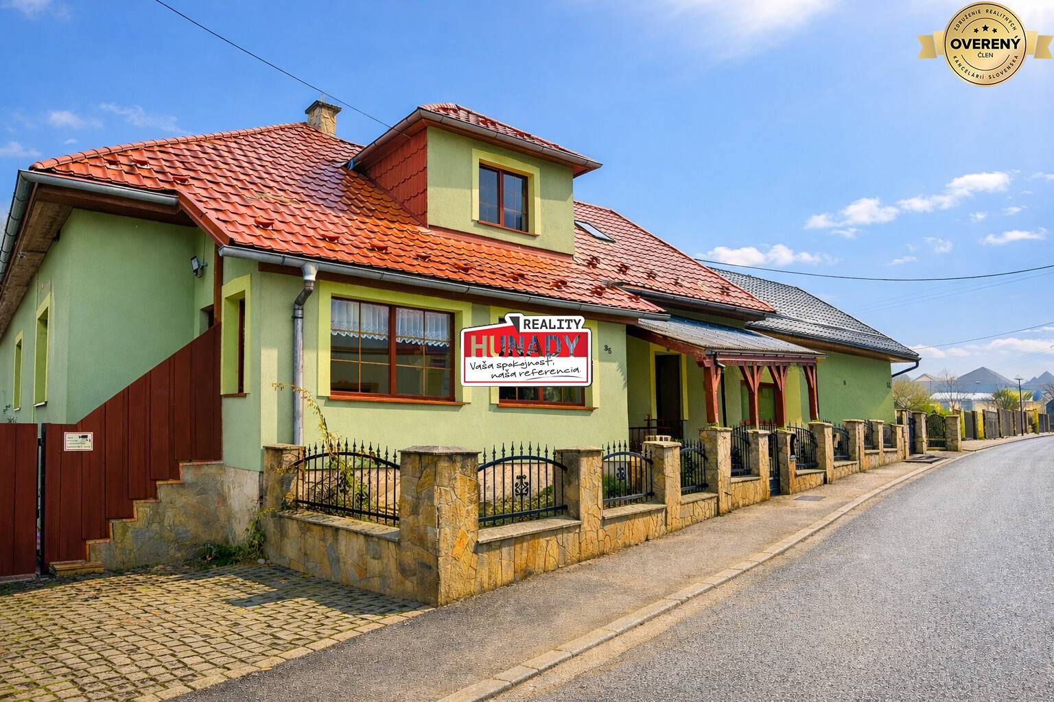 (641 m²) ZABEHNUTÝ PENZIÓN V OBCI HNILČÍK