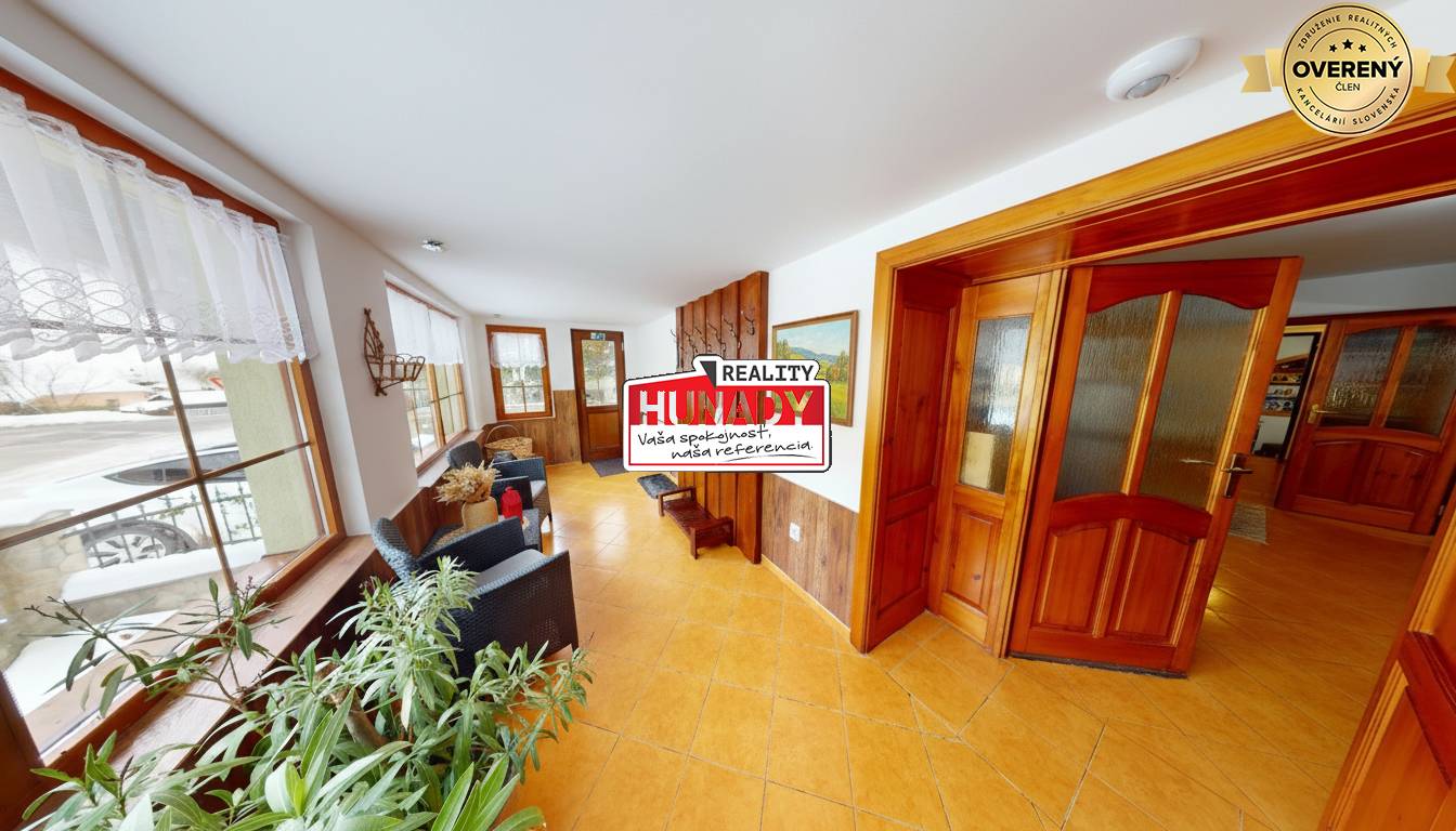 (641 m²) 8i PRIESTRANNÝ RODINNÝ DOM V SRDCI OBCE HNILČÍK