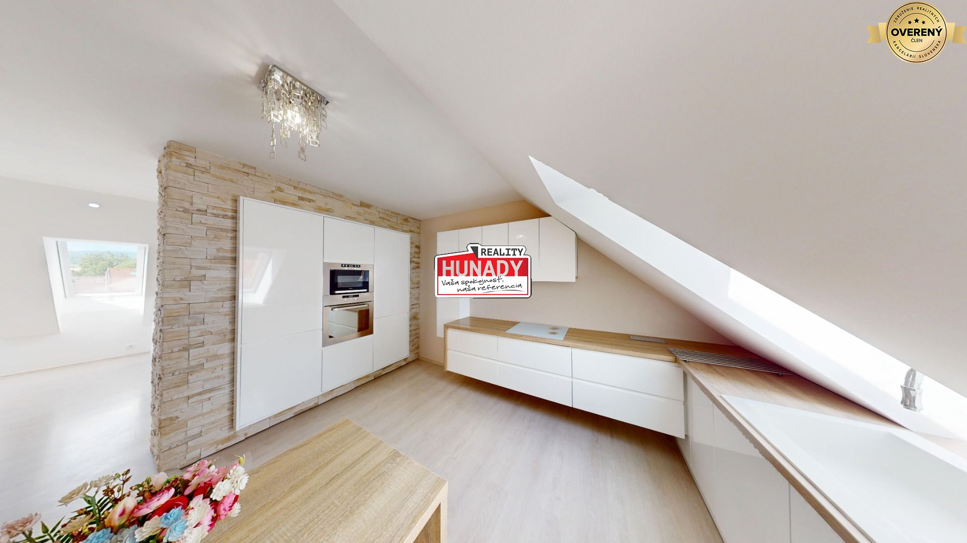 (83 m²) SVETLÝ 3i BYT CENTRUM