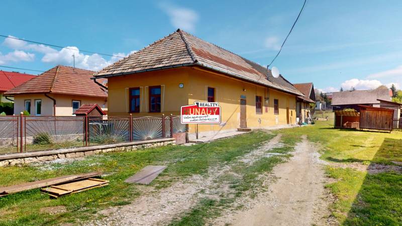 dom s velkym pozemkom.jpg