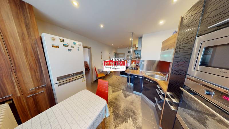 hladam byvanie Roznava.jpg