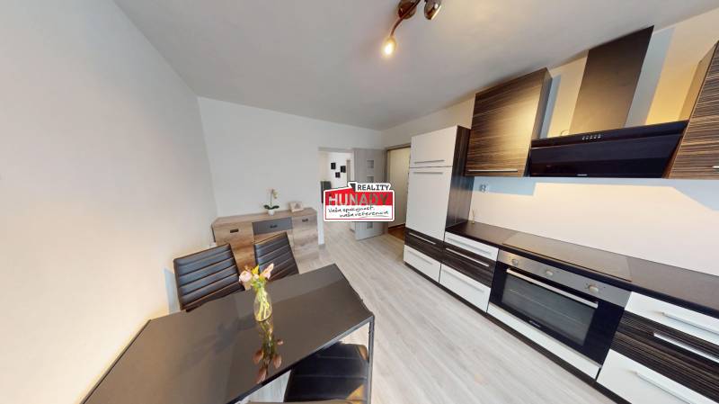 v blizkosti skola a skolka.jpg