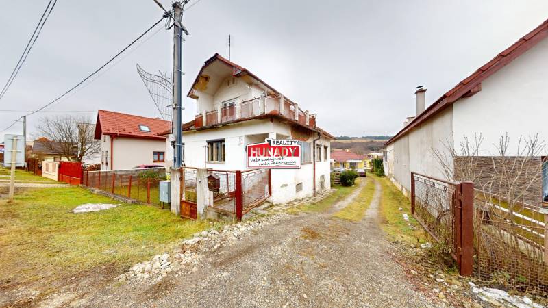 RODINNÝ DOM V HARICHOVCIACH