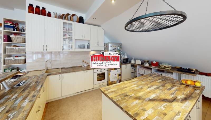 dom s veľkým pozemkom hnilcik