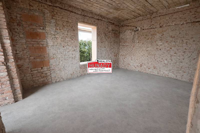 predávame dom v snv 