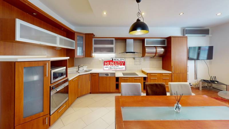 byt KVP s balkonom.jpg