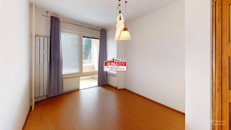 byt v KE s balkonom.jpg