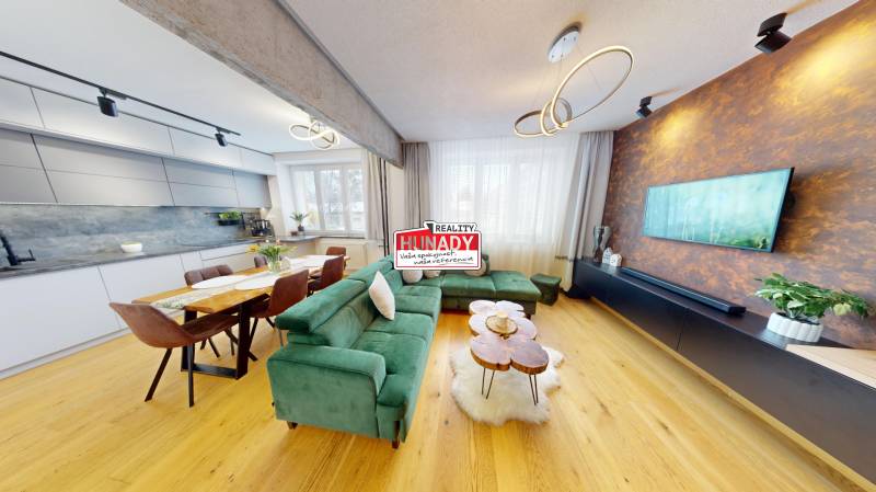 3izbovy byt Obrancov Mieru.jpg