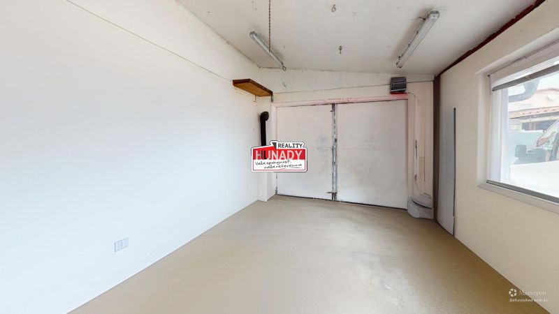 Slovenskeho-Raja-Garage-Defurnished.jpg